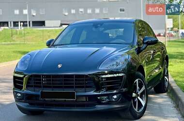 Позашляховик / Кросовер Porsche Macan 2018 в 