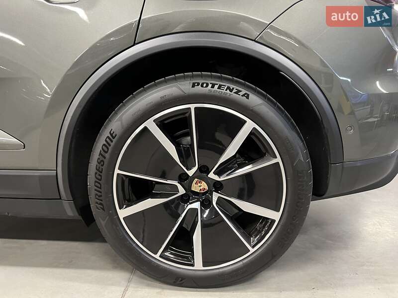 Позашляховик / Кросовер Porsche Macan 2024 в Києві