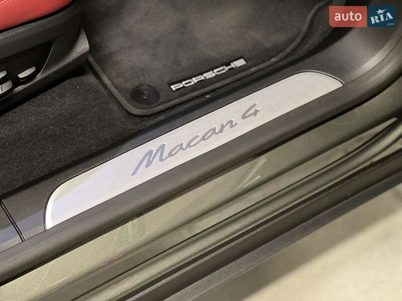 Позашляховик / Кросовер Porsche Macan 2024 в Києві