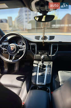 Позашляховик / Кросовер Porsche Macan 2014 в 