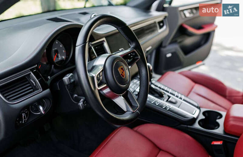 Внедорожник / Кроссовер Porsche Macan 2017 в Киеве