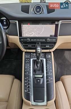 Внедорожник / Кроссовер Porsche Macan 2019 в 