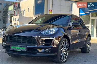 Внедорожник / Кроссовер Porsche Macan 2014 в 