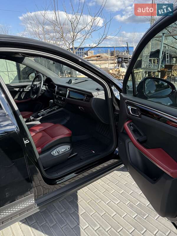 Позашляховик / Кросовер Porsche Macan 2022 в Фастові