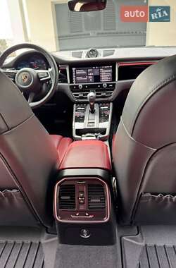 Внедорожник / Кроссовер Porsche Macan 2022 в 