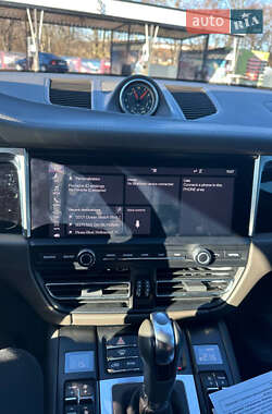 Позашляховик / Кросовер Porsche Macan 2019 в 
