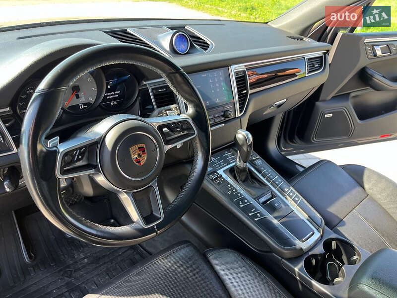 Внедорожник / Кроссовер Porsche Macan 2017 в Львове