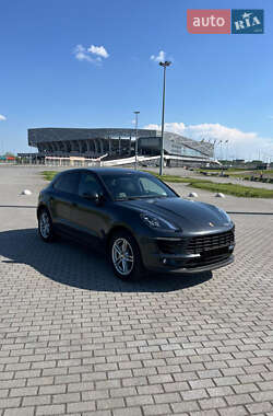 Внедорожник / Кроссовер Porsche Macan 2017 в 