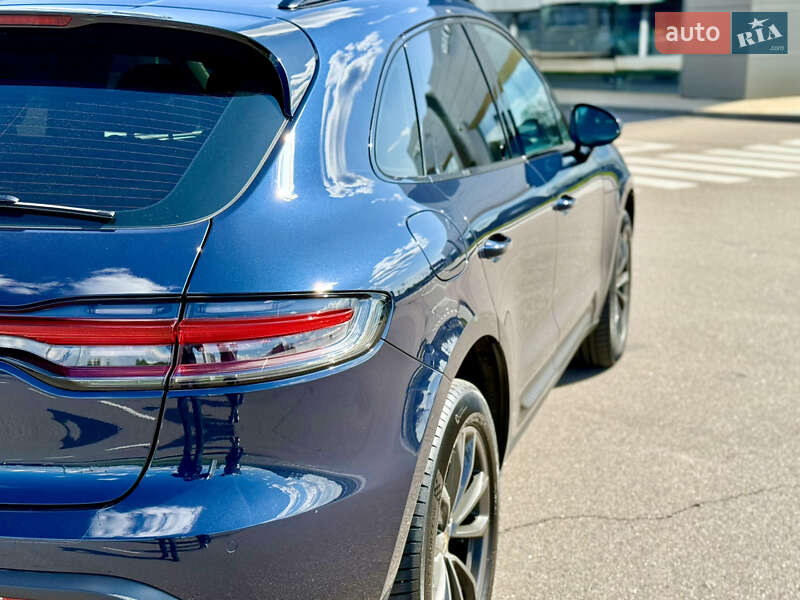 Внедорожник / Кроссовер Porsche Macan 2021 в Киеве