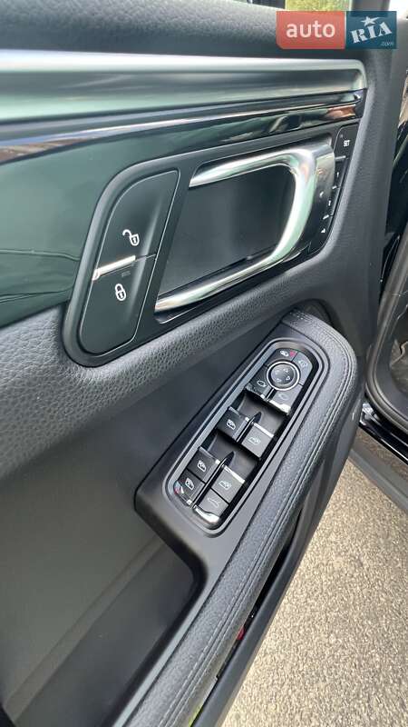 Внедорожник / Кроссовер Porsche Macan 2016 в Днепре