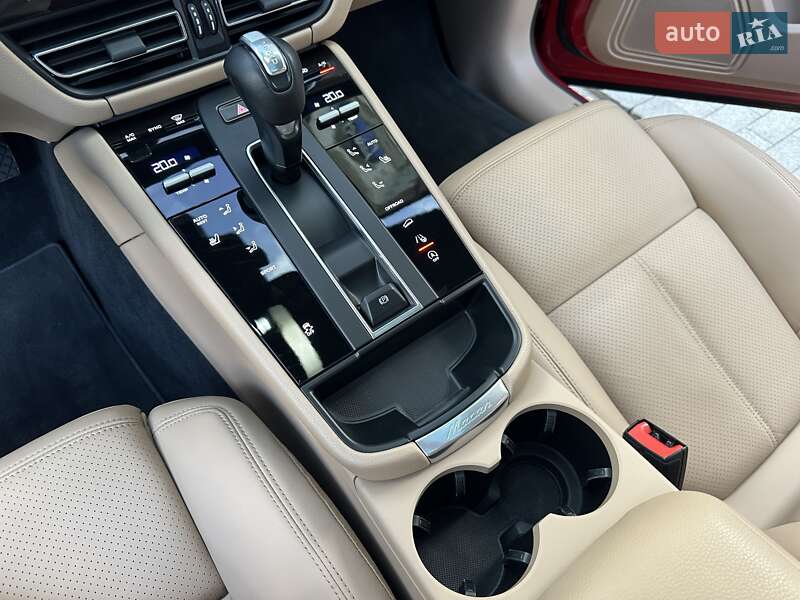 Внедорожник / Кроссовер Porsche Macan 2023 в Киеве