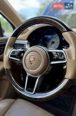 Позашляховик / Кросовер Porsche Macan 2015 в 