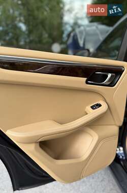 Позашляховик / Кросовер Porsche Macan 2015 в 