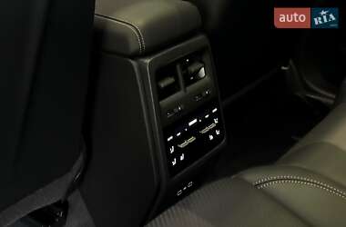 Внедорожник / Кроссовер Porsche Macan 2024 в 