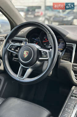 Внедорожник / Кроссовер Porsche Macan 2020 в 