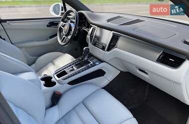 Внедорожник / Кроссовер Porsche Macan 2017 в 