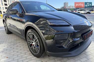 Позашляховик / Кросовер Porsche Macan 2024 в Києві
