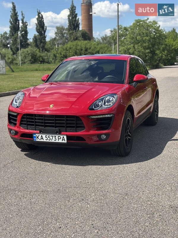 Внедорожник / Кроссовер Porsche Macan 2018 в 