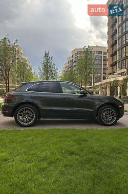 Внедорожник / Кроссовер Porsche Macan 2016 в 
