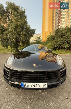 Внедорожник / Кроссовер Porsche Macan 2015 в 