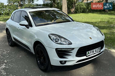 Позашляховик / Кросовер Porsche Macan 2016 в 