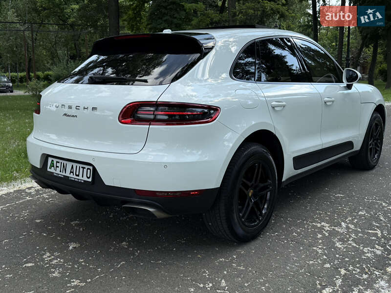 Внедорожник / Кроссовер Porsche Macan 2016 в Киеве