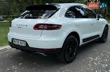 Позашляховик / Кросовер Porsche Macan 2016 в 