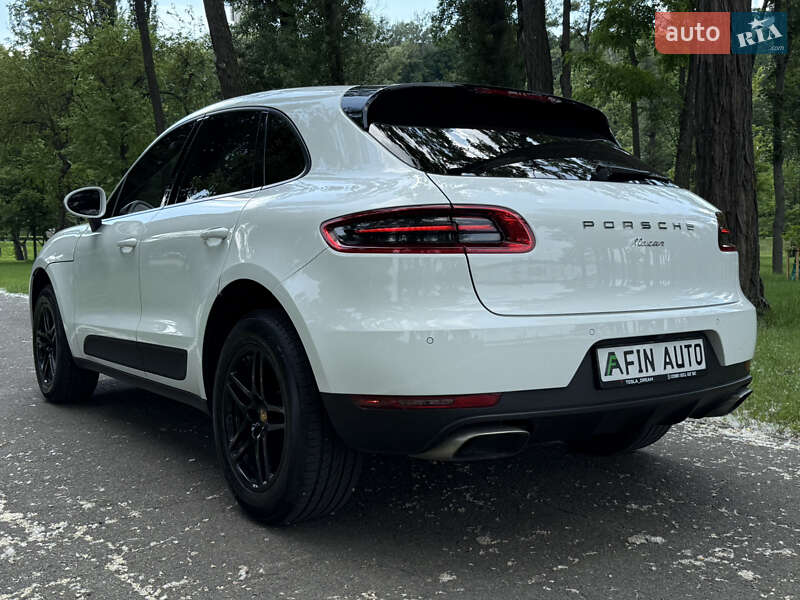 Внедорожник / Кроссовер Porsche Macan 2016 в Киеве