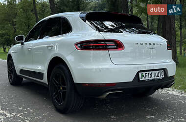 Позашляховик / Кросовер Porsche Macan 2016 в 