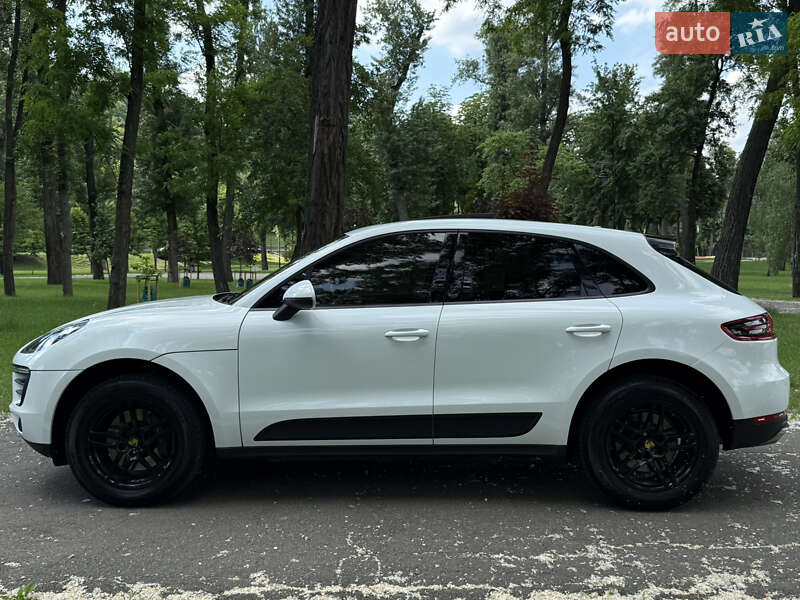 Внедорожник / Кроссовер Porsche Macan 2016 в Киеве