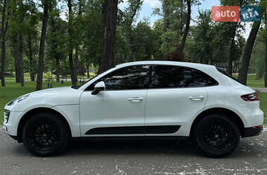 Позашляховик / Кросовер Porsche Macan 2016 в 