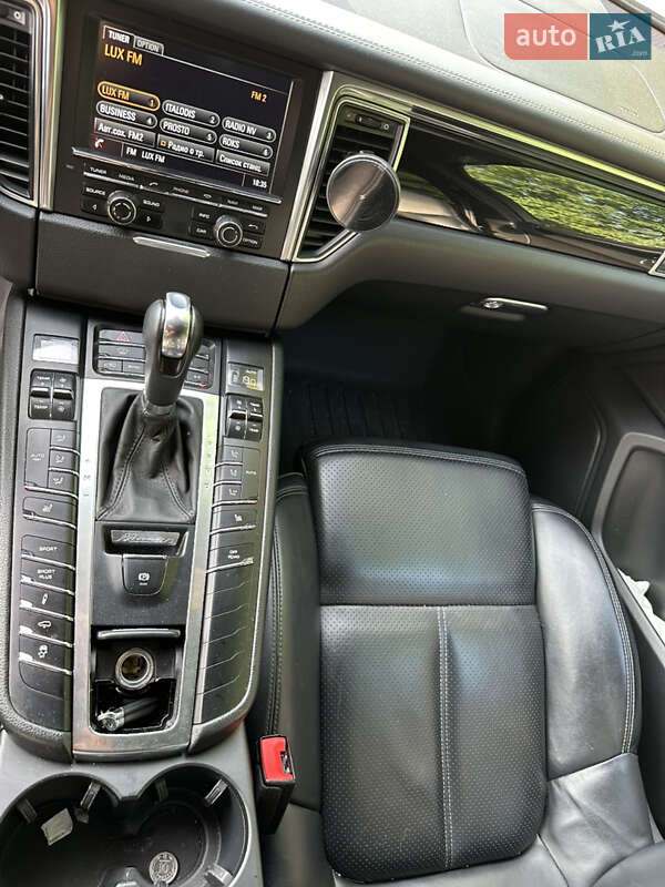 Внедорожник / Кроссовер Porsche Macan 2014 в Киеве