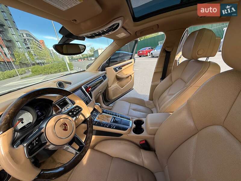 Внедорожник / Кроссовер Porsche Macan 2014 в Киеве