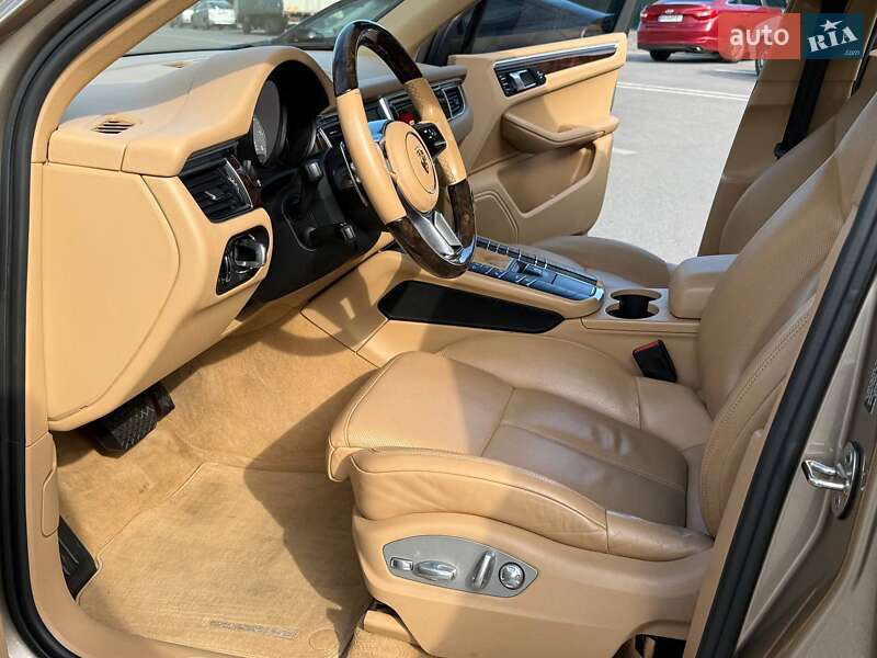 Внедорожник / Кроссовер Porsche Macan 2014 в Киеве