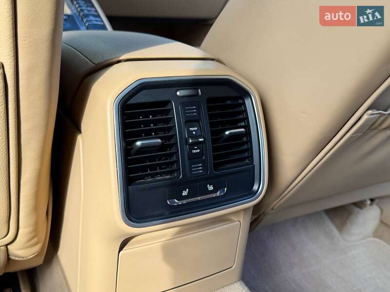 Внедорожник / Кроссовер Porsche Macan 2014 в Киеве