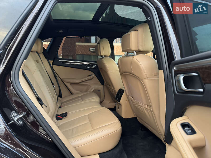 Внедорожник / Кроссовер Porsche Macan 2018 в Киеве