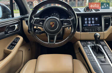 Внедорожник / Кроссовер Porsche Macan 2018 в 