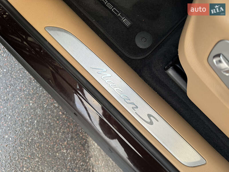 Внедорожник / Кроссовер Porsche Macan 2018 в Киеве