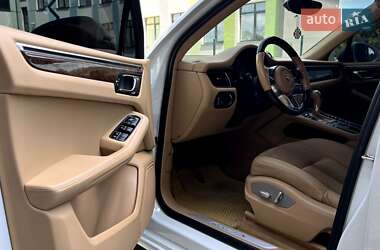 Внедорожник / Кроссовер Porsche Macan 2014 в 