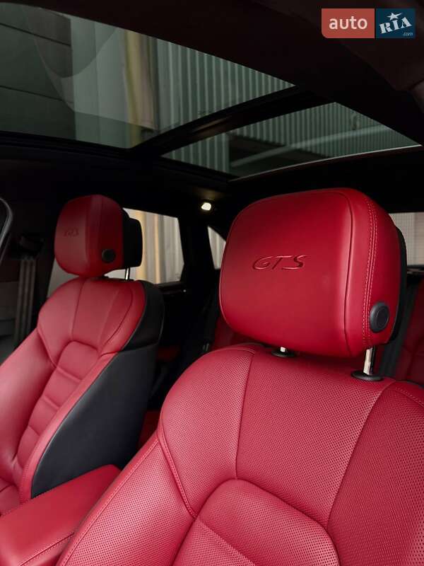 Внедорожник / Кроссовер Porsche Macan 2024 в Львове