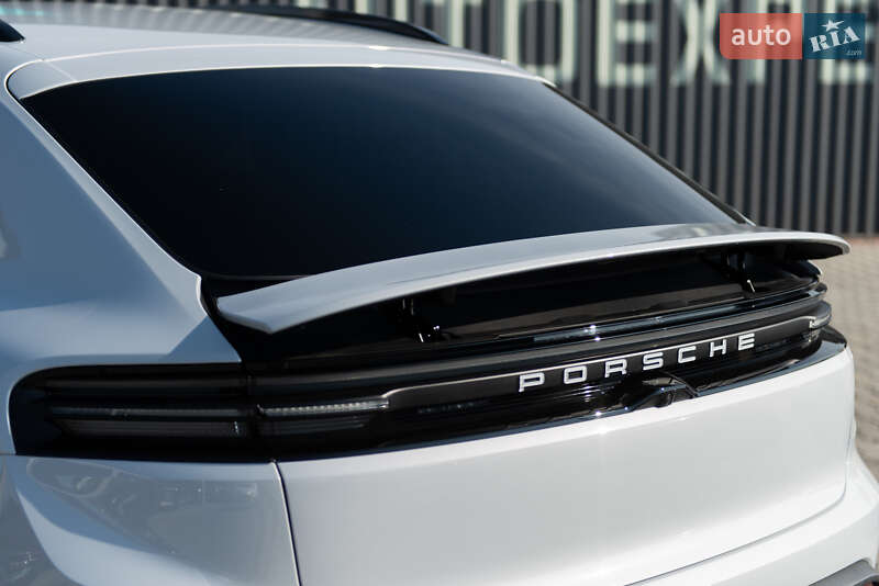 Внедорожник / Кроссовер Porsche Macan 2025 в Мукачево