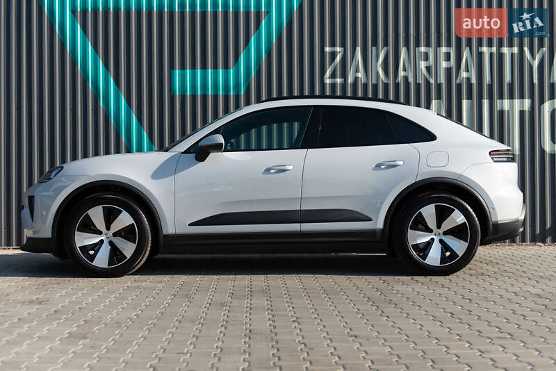 Внедорожник / Кроссовер Porsche Macan 2025 в Мукачево