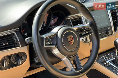 Внедорожник / Кроссовер Porsche Macan 2016 в 