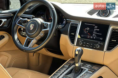 Внедорожник / Кроссовер Porsche Macan 2016 в 