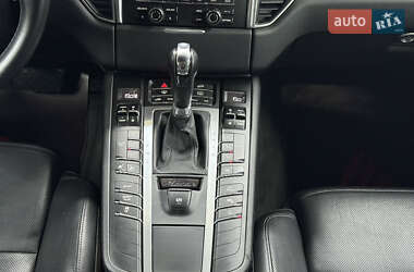 Внедорожник / Кроссовер Porsche Macan 2014 в 