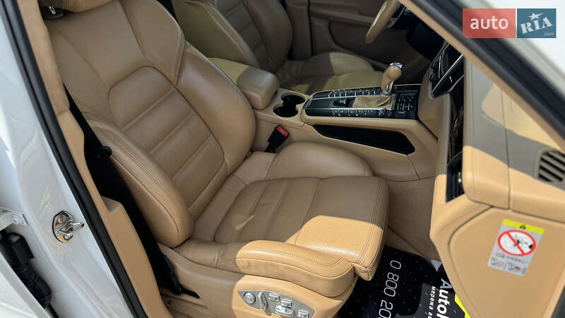 Внедорожник / Кроссовер Porsche Macan 2014 в Киеве