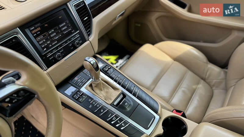 Внедорожник / Кроссовер Porsche Macan 2014 в Киеве