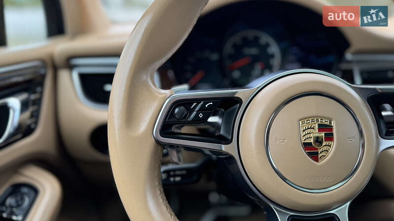 Внедорожник / Кроссовер Porsche Macan 2014 в Киеве