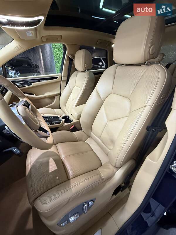 Внедорожник / Кроссовер Porsche Macan 2016 в Одессе