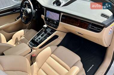 Внедорожник / Кроссовер Porsche Macan 2022 в 